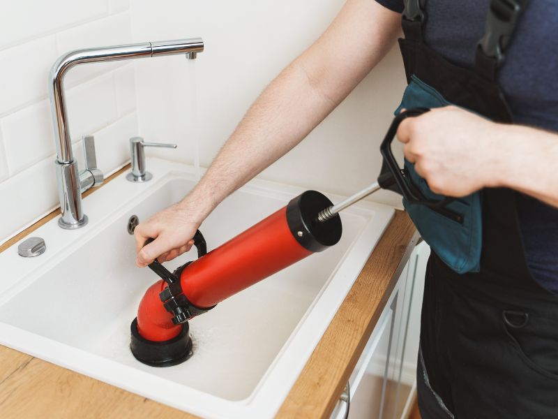 Thông tắc bồn rửa chén